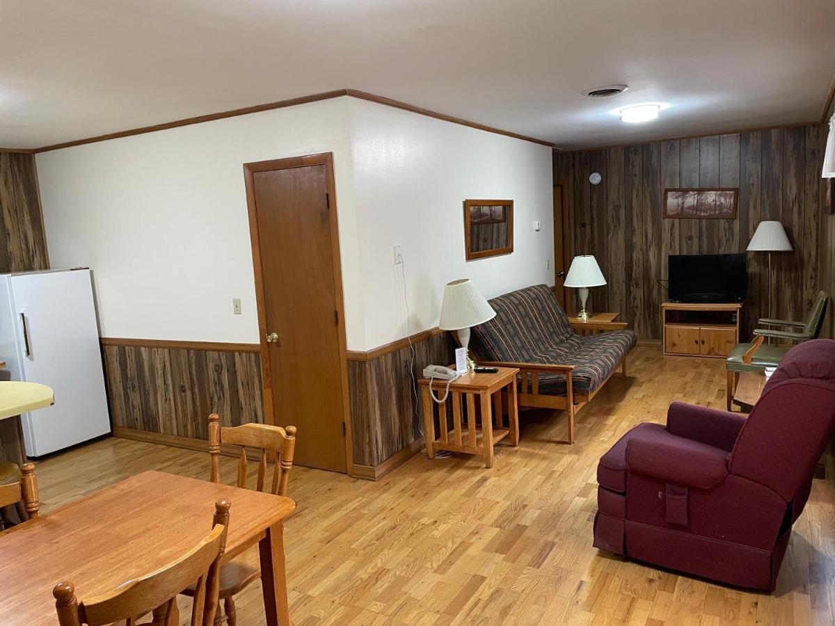 Pine Valley Motel Spruce Pine Екстер'єр фото