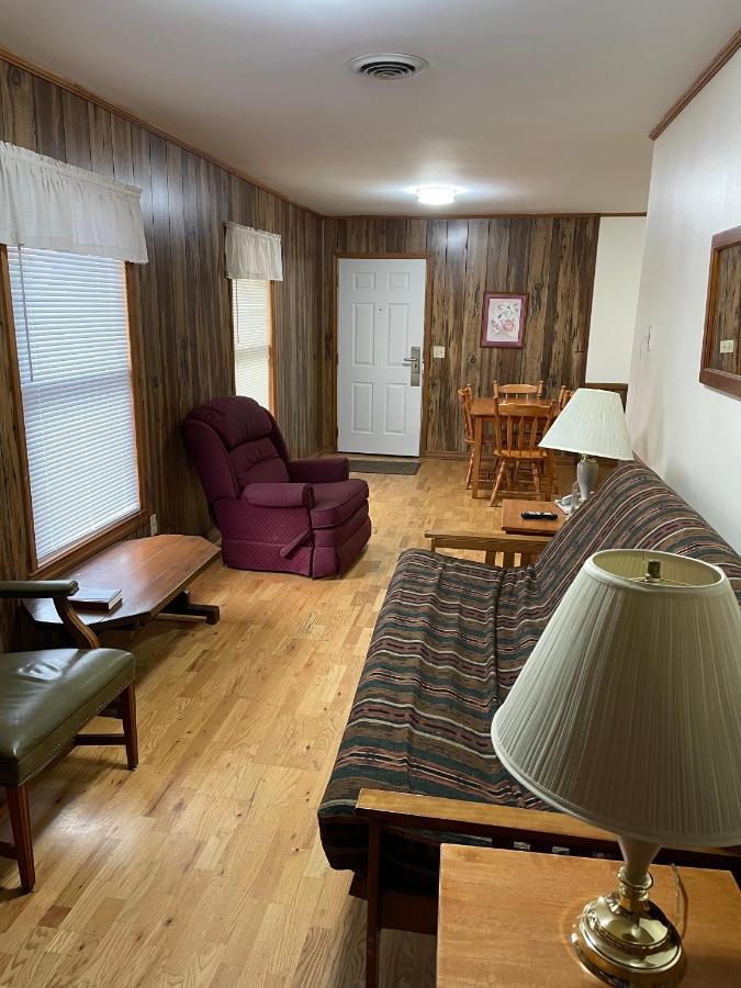 Pine Valley Motel Spruce Pine Екстер'єр фото