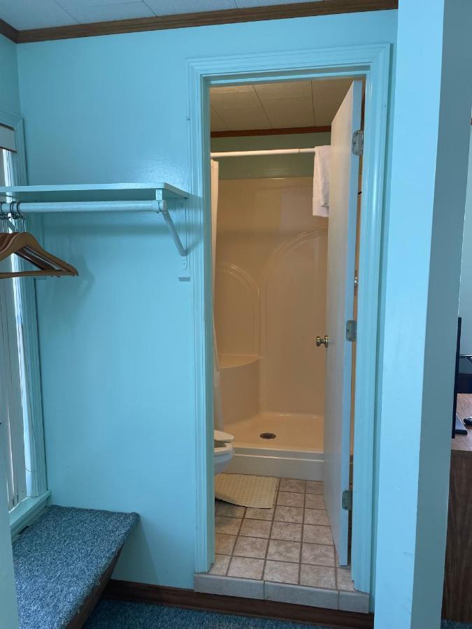 Pine Valley Motel Spruce Pine Екстер'єр фото