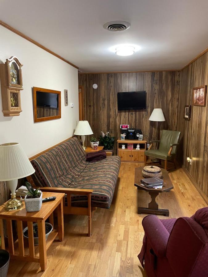 Pine Valley Motel Spruce Pine Екстер'єр фото