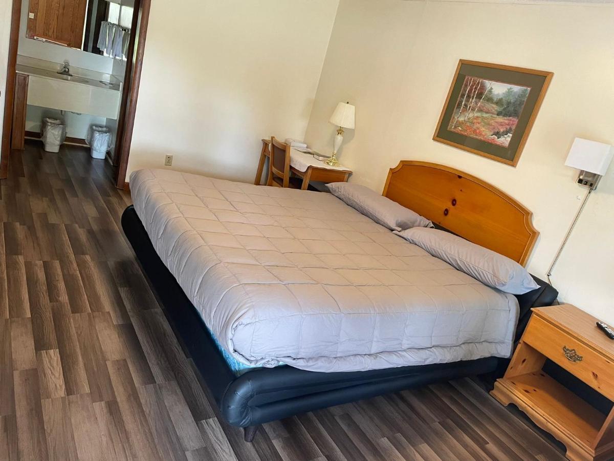 Pine Valley Motel Spruce Pine Екстер'єр фото
