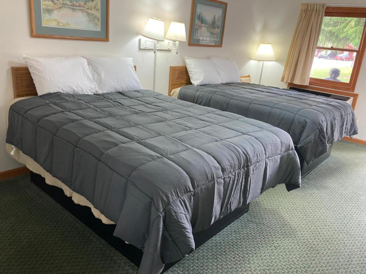 Pine Valley Motel Spruce Pine Екстер'єр фото