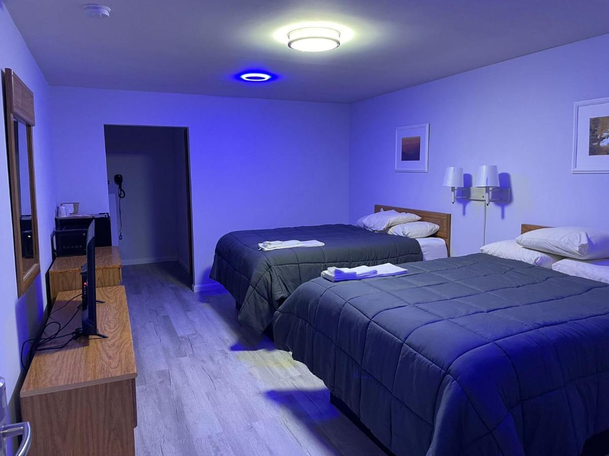 Pine Valley Motel Spruce Pine Екстер'єр фото