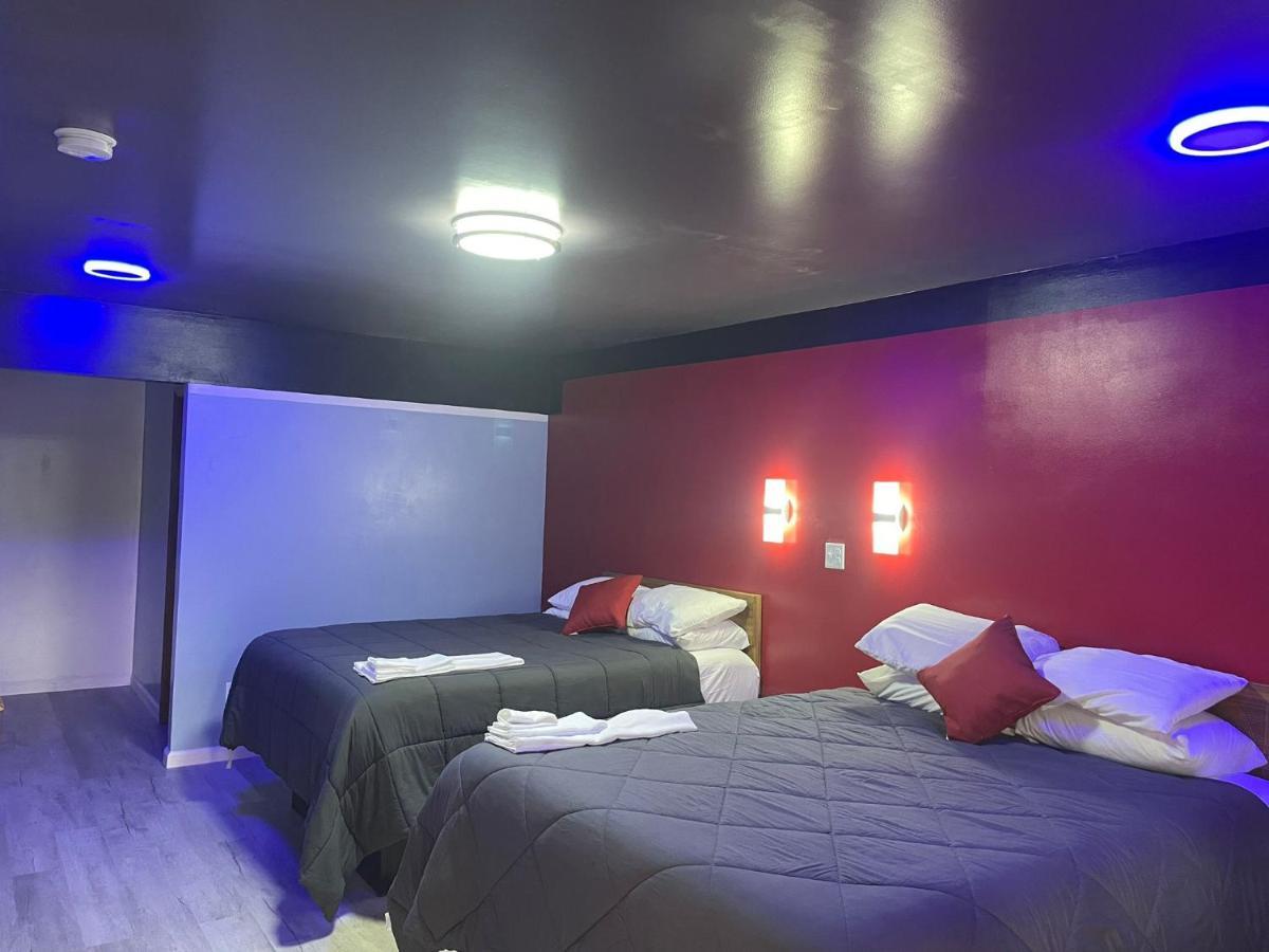 Pine Valley Motel Spruce Pine Екстер'єр фото